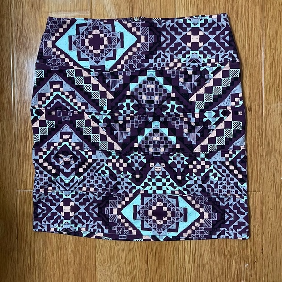 NWOT Women's Purple Multicolored Abstract Print Bodycon Mini Pencil Style Skirt - Picture 1 of 7